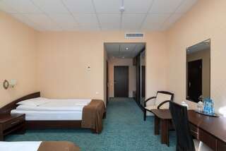 Отель Forum Ратомка Двухместный номер с 2 отдельными кроватями-2